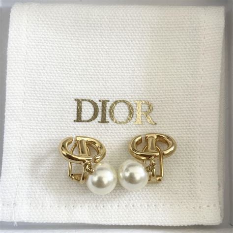 dior クリップイヤリング